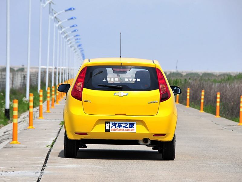 汽車之家2046年最新車型報(bào)價(jià)及圖片大全一覽表，理想與現(xiàn)實(shí)的完美碰撞